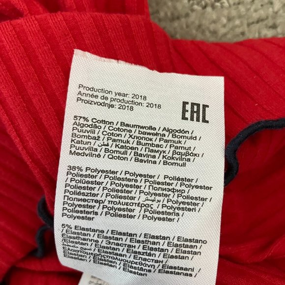 Red knit turtleneck - Picture 5 of 7